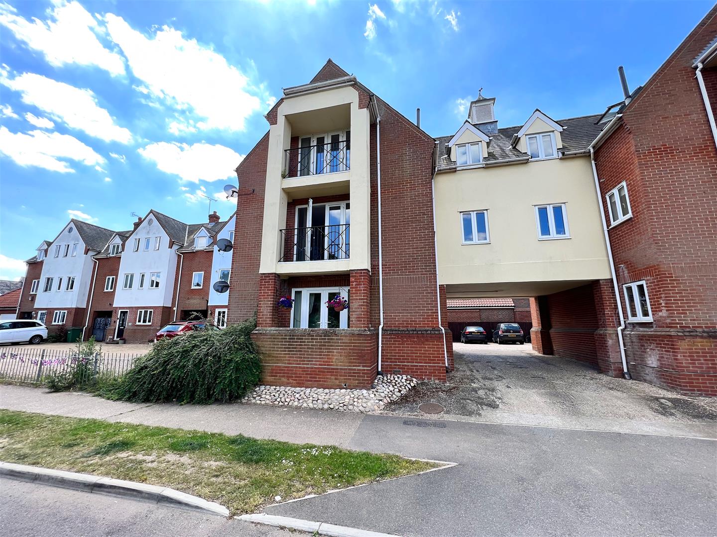 31566438 Bovingdon Road, Braintree
