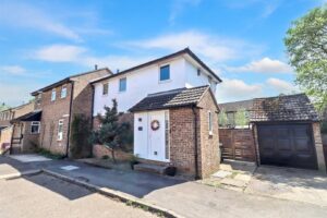 33848814 Parklands, Braintree