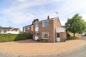 33985916 The Kentings, Braintree